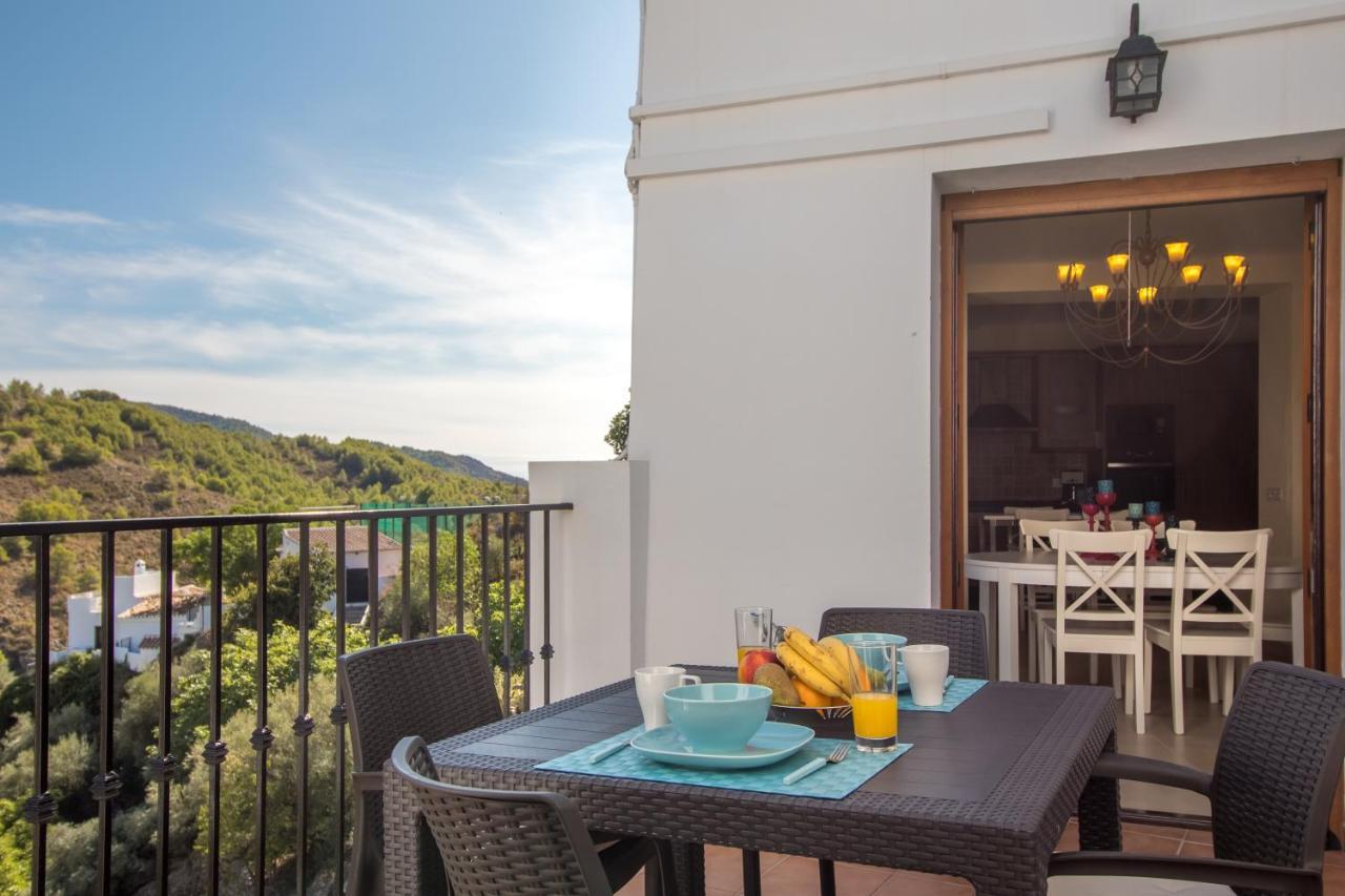פריחיליאנה Quiet House In Village Center With Mountains Views מראה חיצוני תמונה