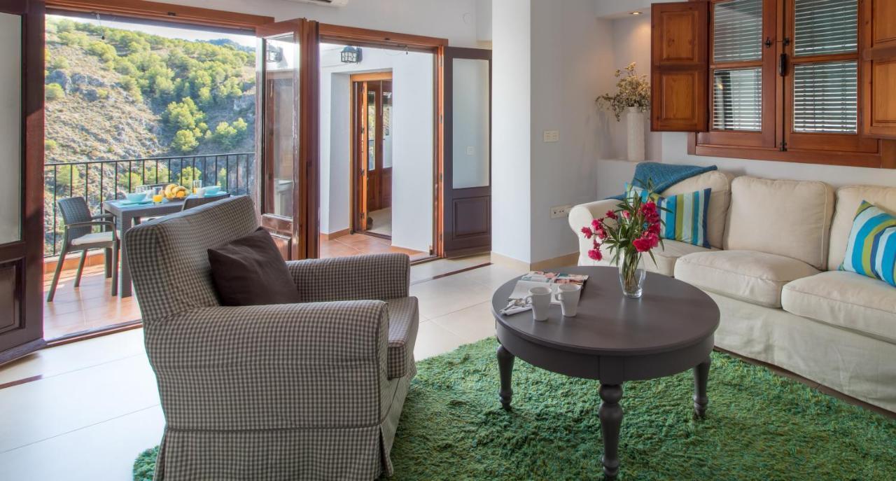 פריחיליאנה Quiet House In Village Center With Mountains Views מראה חיצוני תמונה