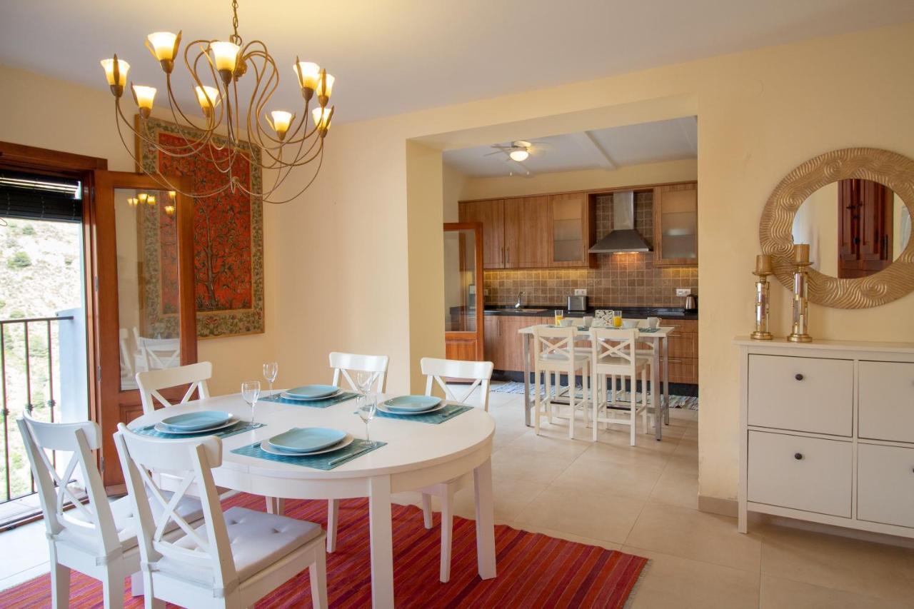 פריחיליאנה Quiet House In Village Center With Mountains Views מראה חיצוני תמונה
