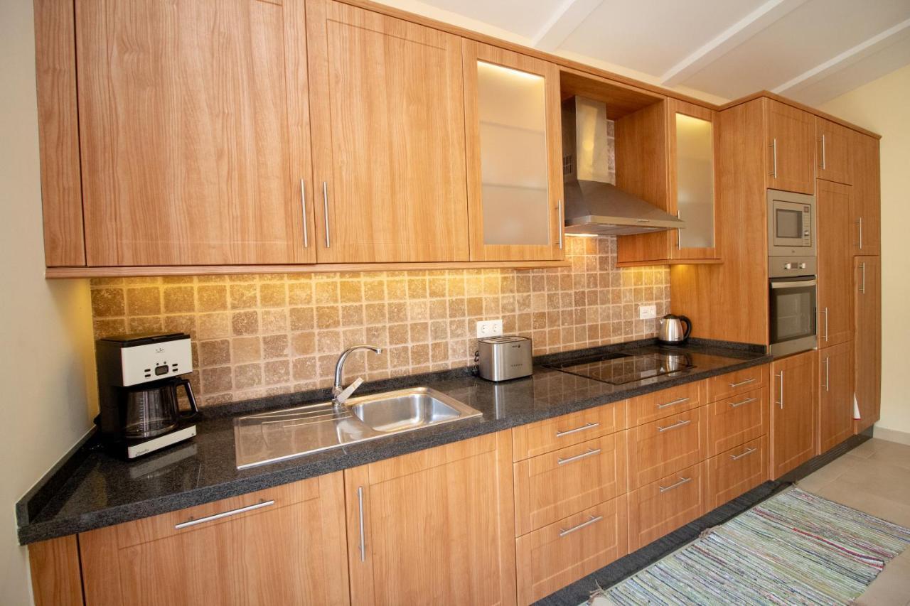 פריחיליאנה Quiet House In Village Center With Mountains Views מראה חיצוני תמונה