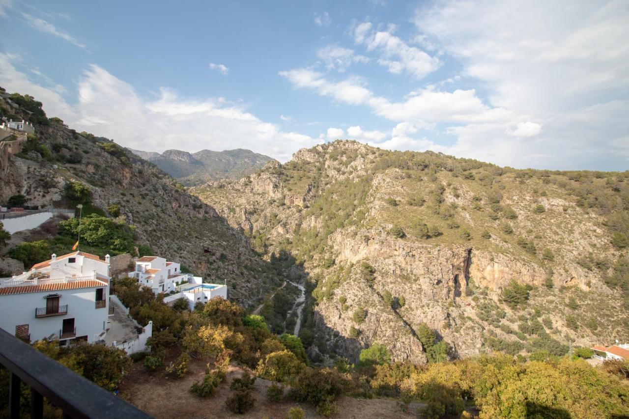 פריחיליאנה Quiet House In Village Center With Mountains Views מראה חיצוני תמונה